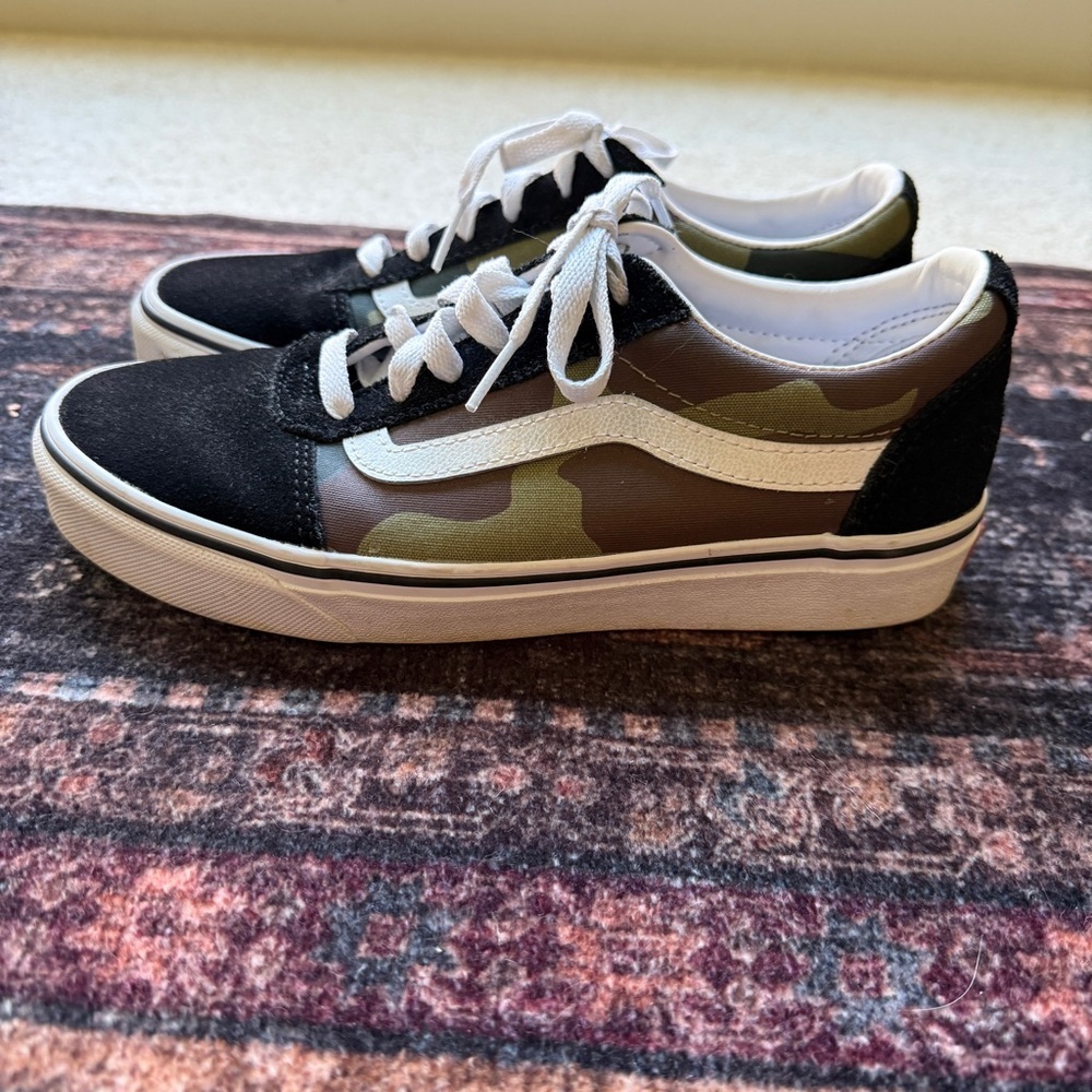 VANS Old Skool Woodland Camo Black Green Low Top Women’s‎ Lace Sneaker